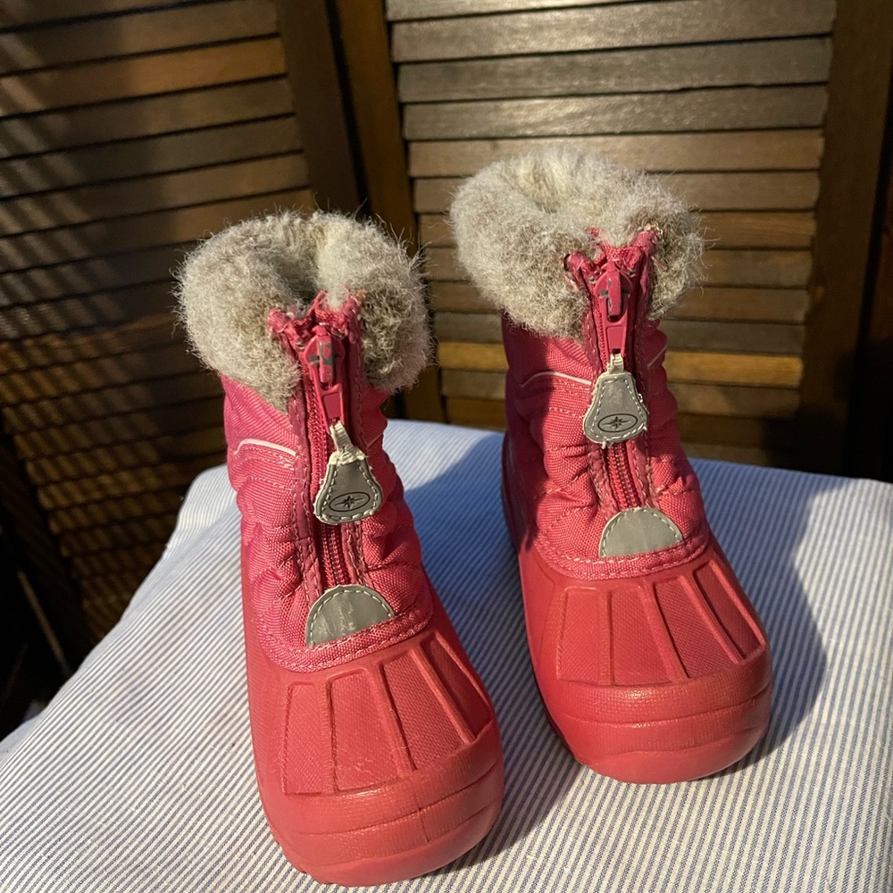 Polaris Pink Snow Boots with Grey Faux Fur